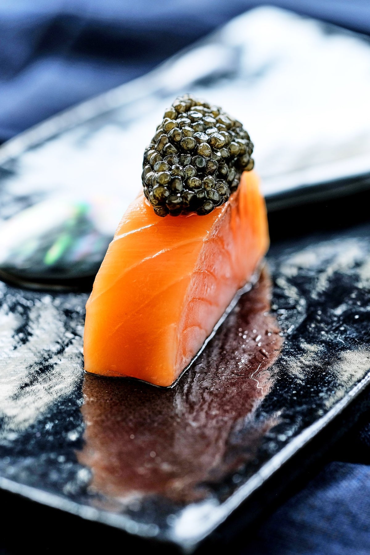 Balik Lachs-Filetstück mit Kaviar