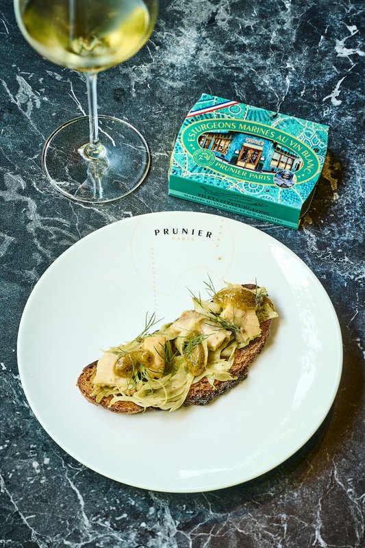Prunier Störfilets in Olivenöl und Zitrone